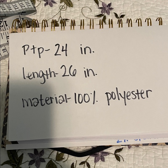 Crown & Ivy Red Blouse - Picture 6 of 6